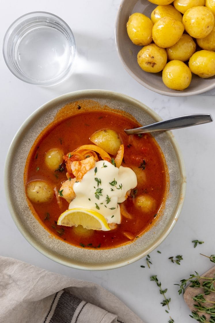 Fiskesuppe med citron, fennikel og aioli